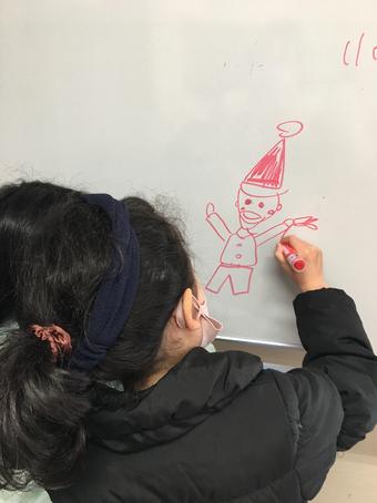 【仙台】クリスマス会にて絵を描く様子.jpeg