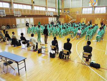 2018-譛ｪ譚･蝗ｳ譖ｸ鬢ｨ-豢ｻ蜍輔ヵ繧ｩ繝・螻ｱ逕ｰ荳ｭ-蜀咏悄2.jpg