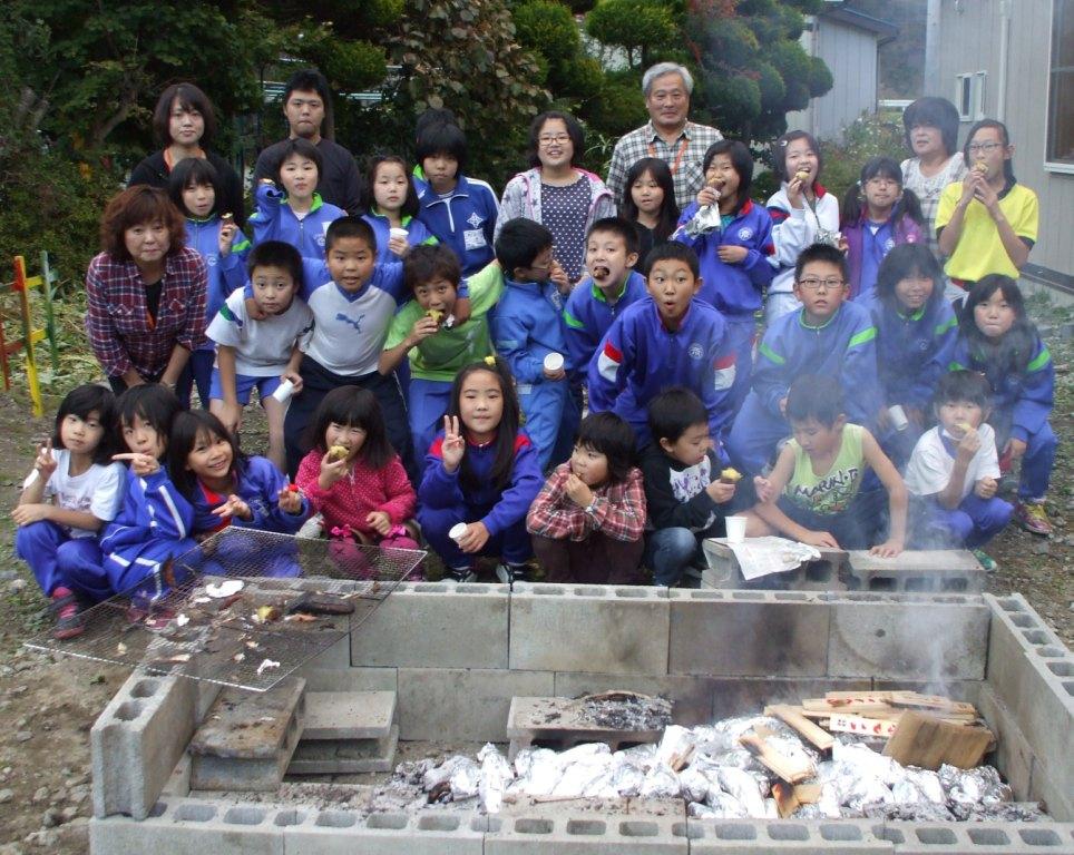 大槌子どもセンター焼き芋大会.JPG